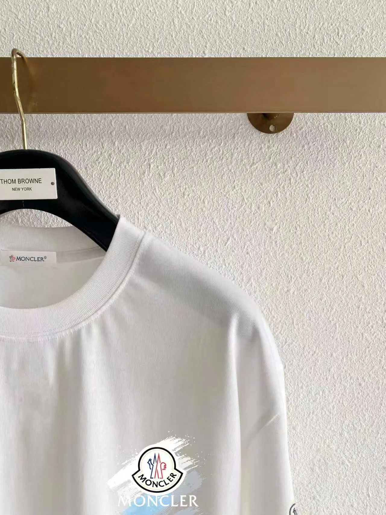 Moncle/ * logo + New Arrival ， ， ， ， T Same Style。 :Black White Blue Gray Size:S（90-130 ） M（125-140 ） L（135-160 ） XL（160-180 ） XXL（180-210 ）